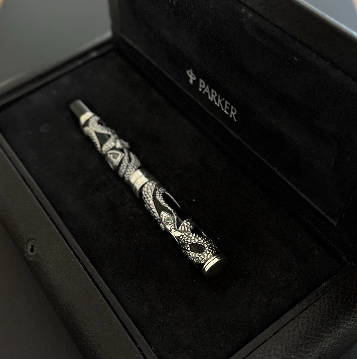 Parker Snake Limited Edition Fountain Pen Sterling Silver 18K Gold M Nib - Image 17