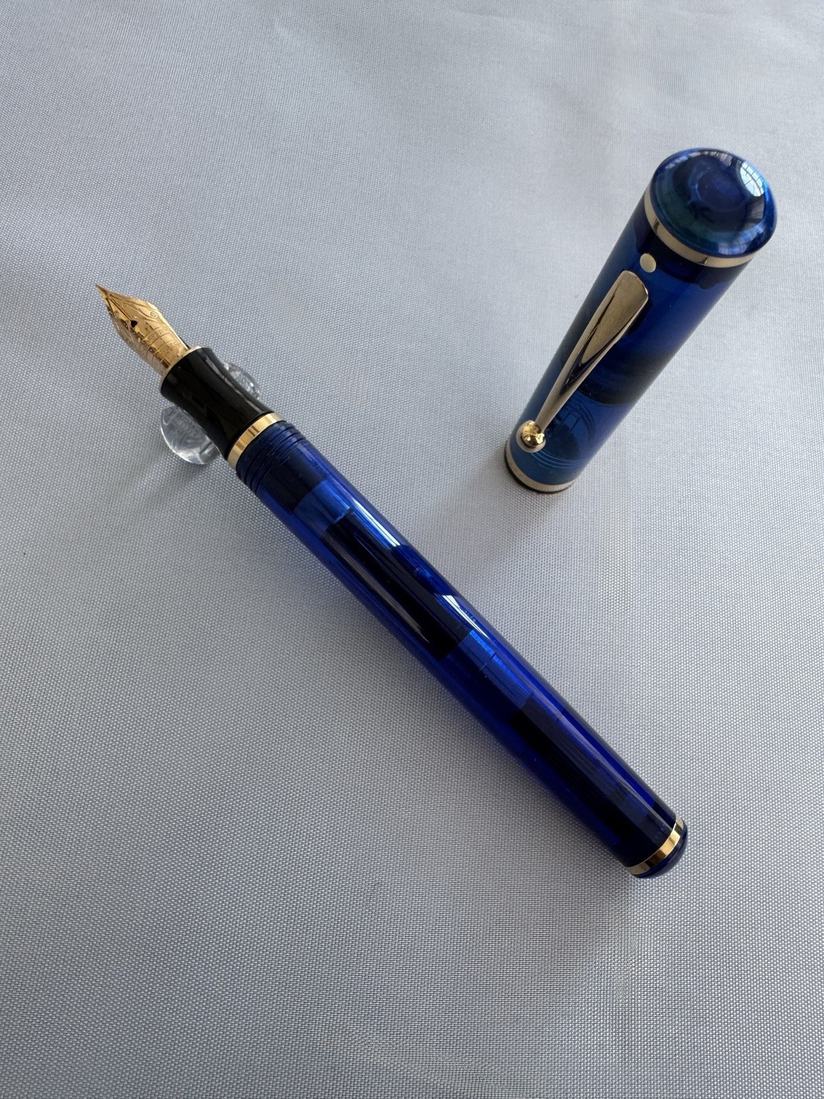 Sheaffer Grand Connoisseur Cool Blue 14K Gold Nib Fountain Pen