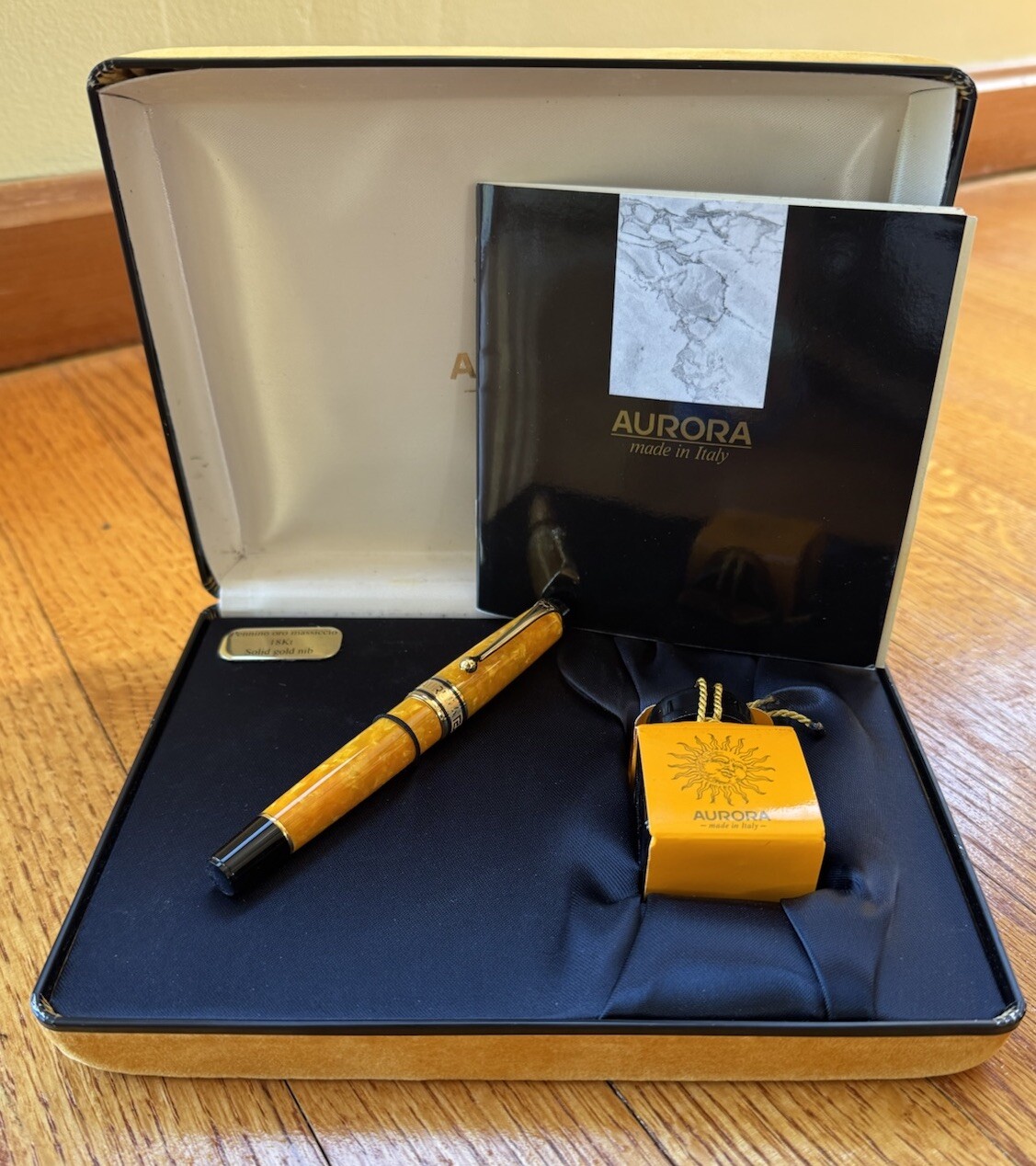 Aurora Optima Limited Edition Fountain Pen Set 18K Gold Nib