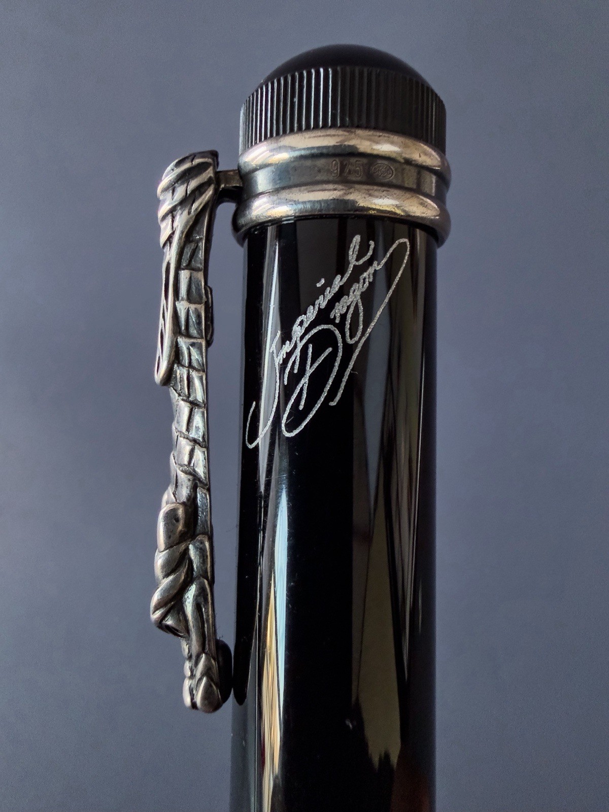 Montblanc Great Characters Alfred Hitchcock Rollerball Pen Limited Edition 3000 - Image 4