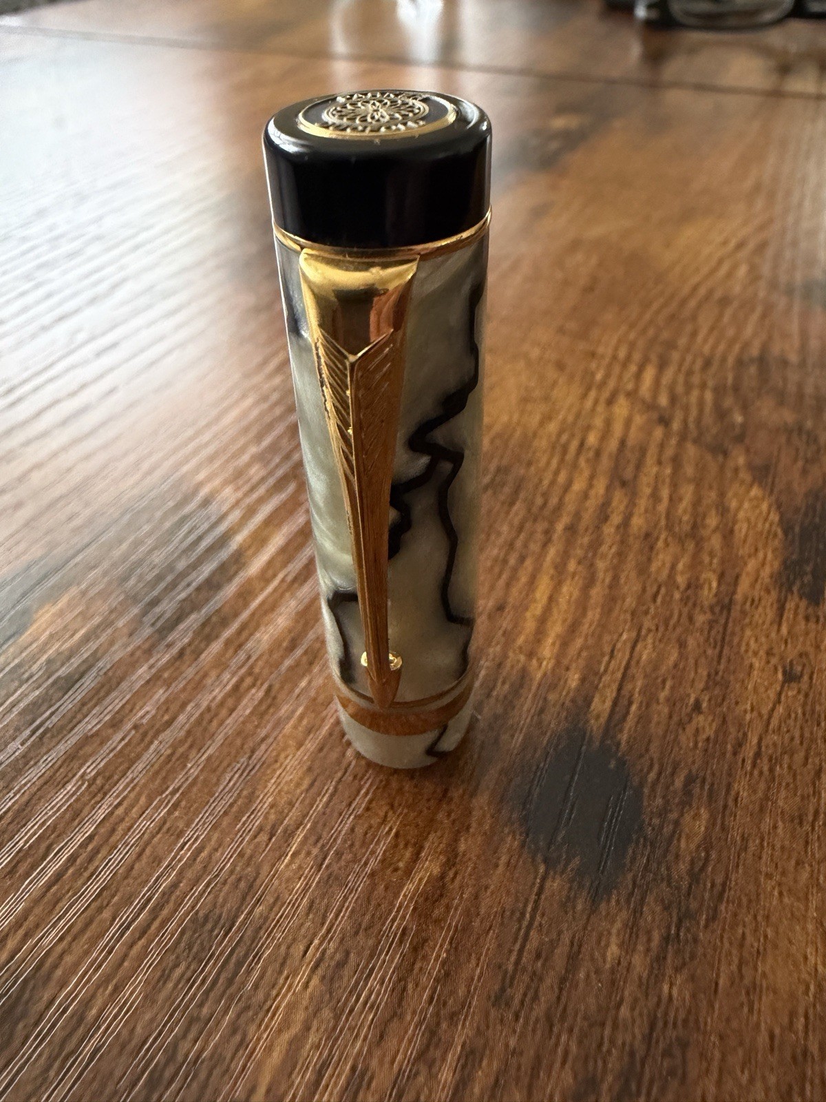 Parker Duofold International Fountain Pen Pearl & Black 18K Gold B Nib - Image 13