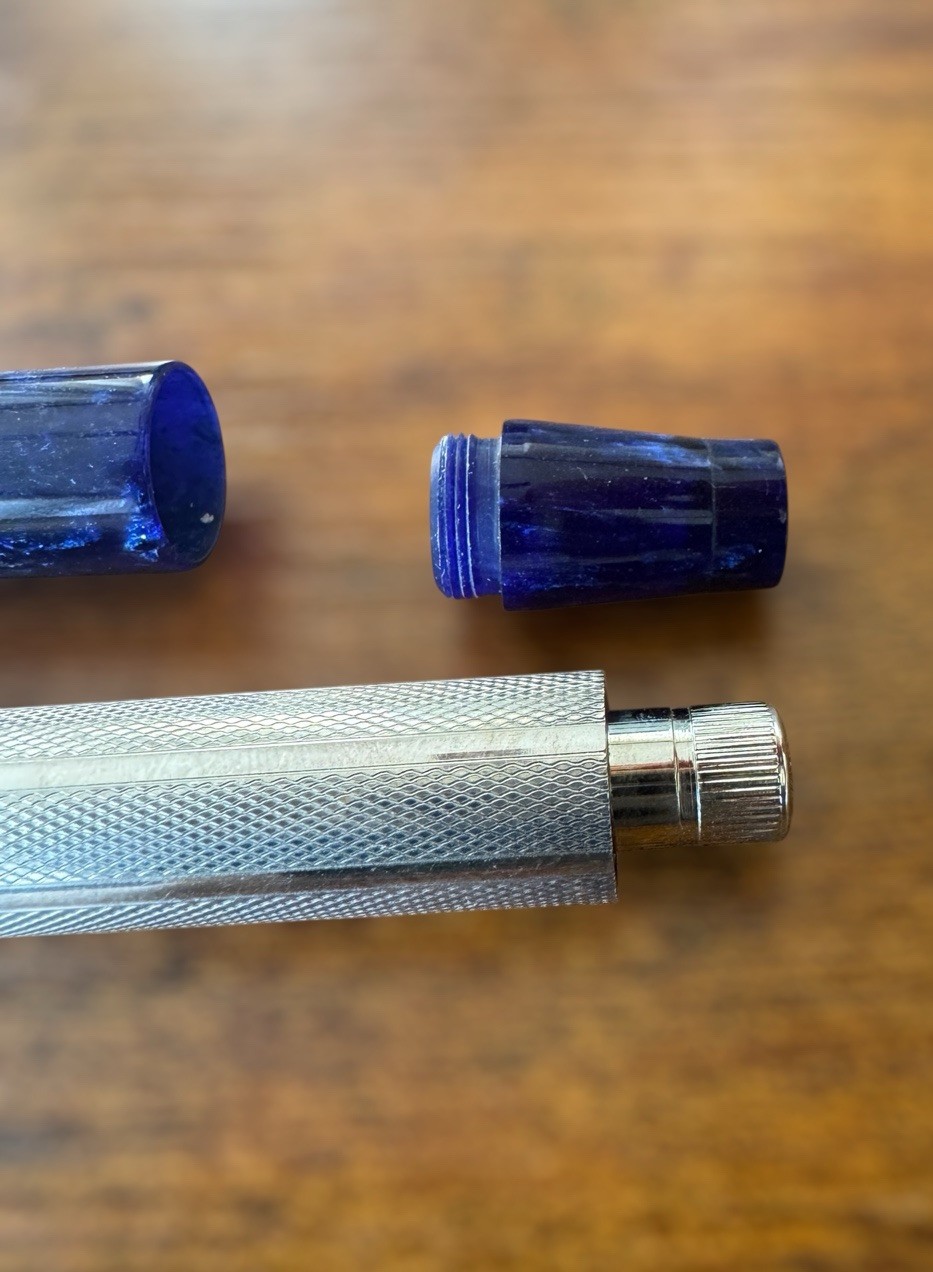 Visconti Rinascimento Star Dust Celluloid Cobalt Fountain Pen 14K M Nib - Image 12