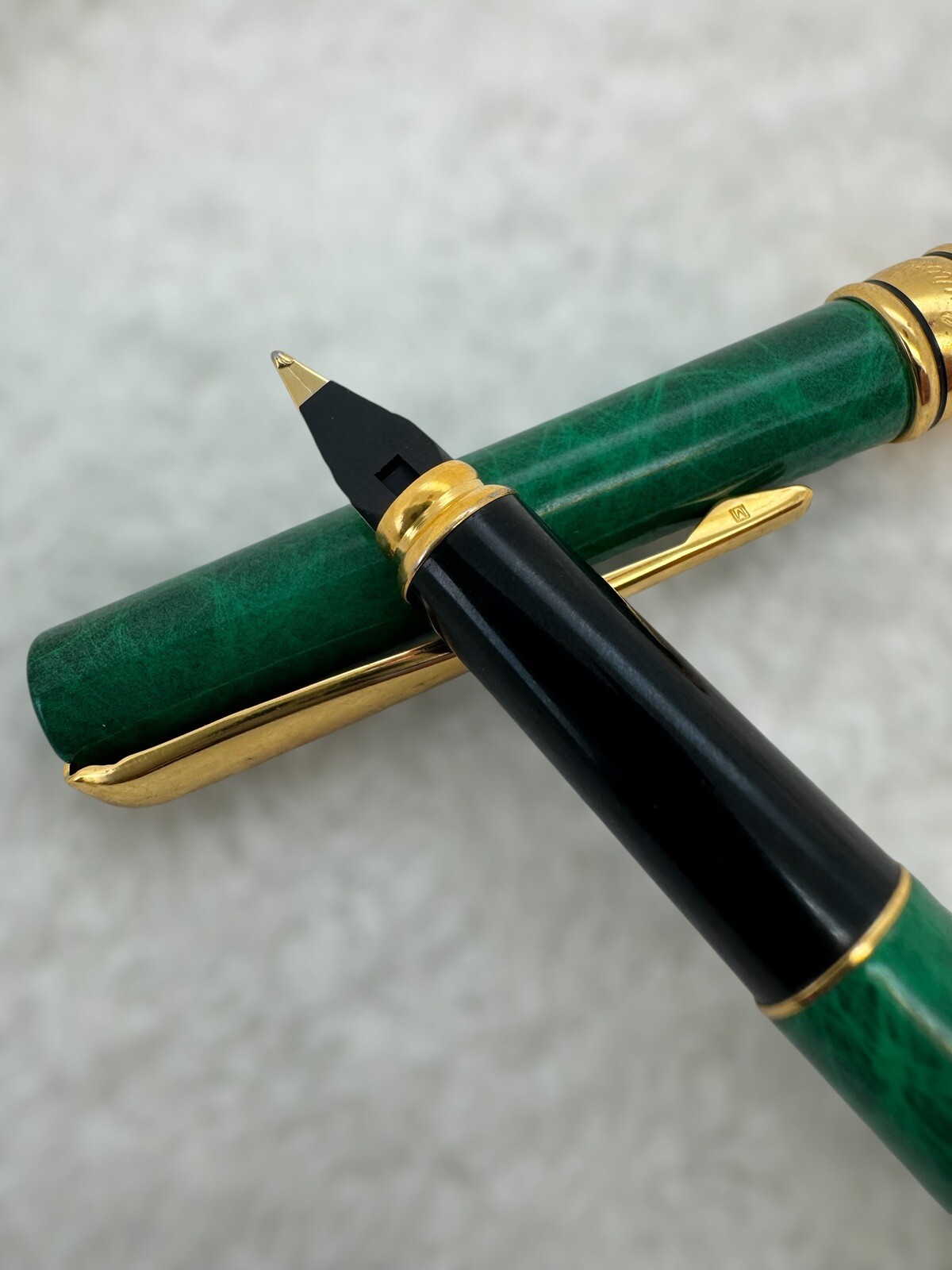 Aurora Magellano A18 Green Lacquer Fountain Pen Steel Medium Nib - Image 4